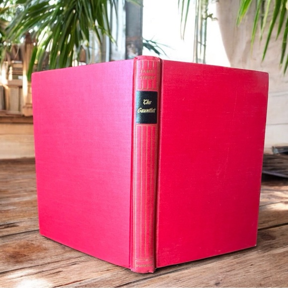 VINTAGE 1945 The Gauntlet by James Street - Hardcover Book - Historical Fiction - Picture 1 of 8